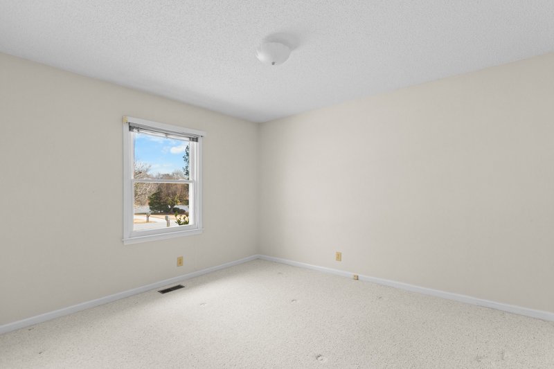 209 Rivermeade Drive-22.jpg