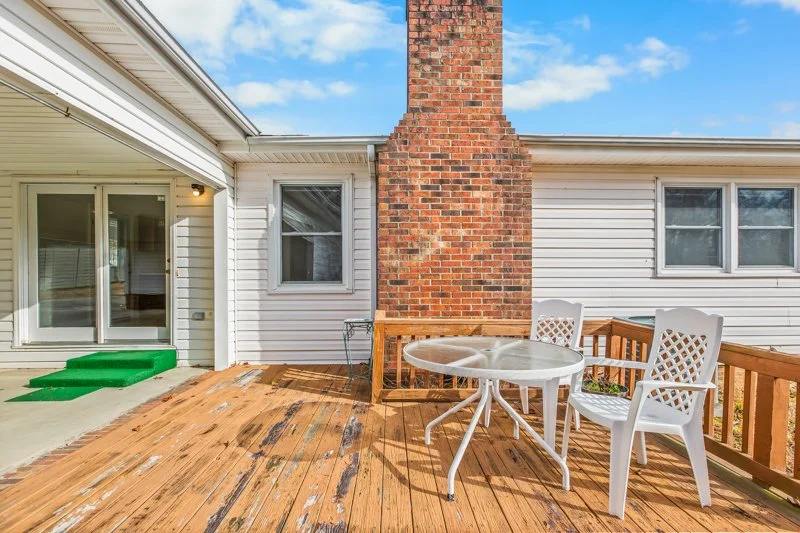 209 Rivermeade Drive-30.jpg