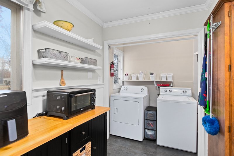 216 Knollwood Drive-24.jpg