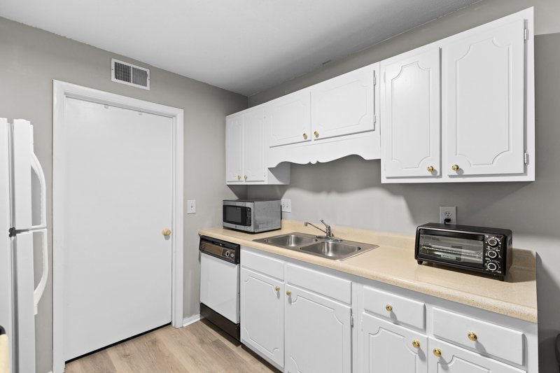 2250 Sunderland Road #23B-21.jpg