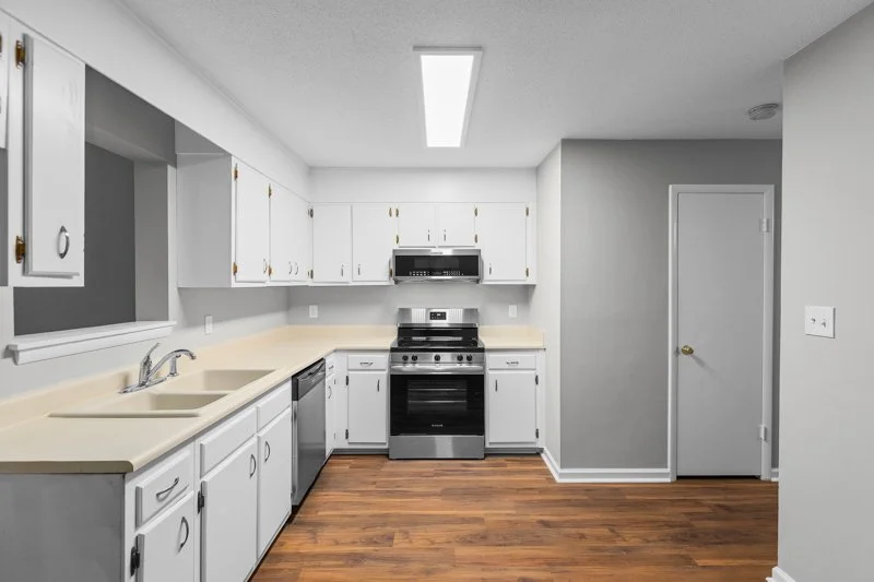 670 Cedarbrook Court-5.jpg