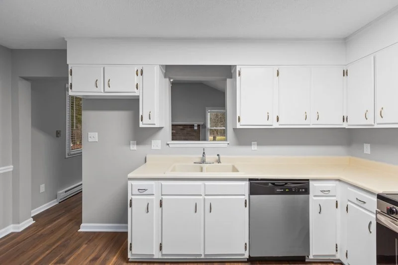 670 Cedarbrook Court-6.jpg