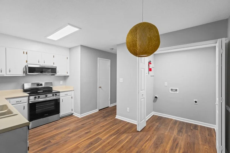 670 Cedarbrook Court-8.jpg