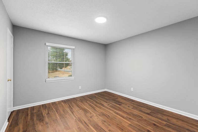 670 Cedarbrook Court-13.jpg