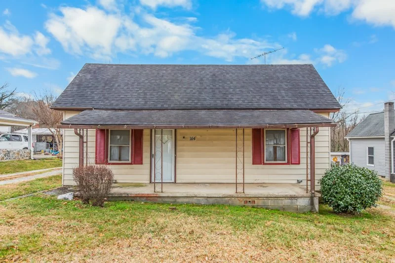 144 Center Street-3.jpg