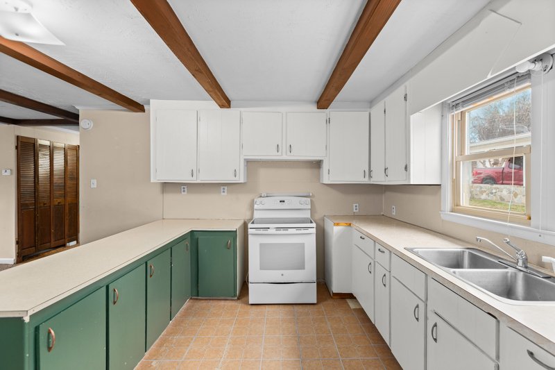 144 Center Street-19.jpg