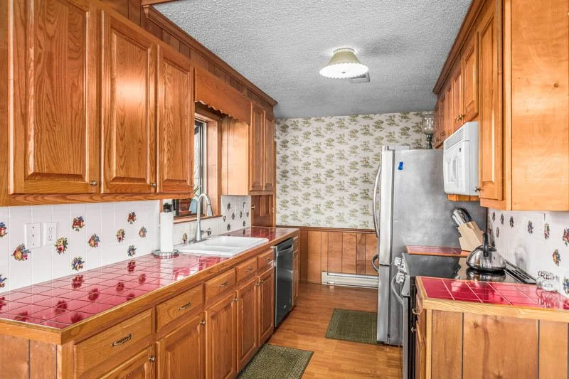 490 Riverwood Drive-9.jpg