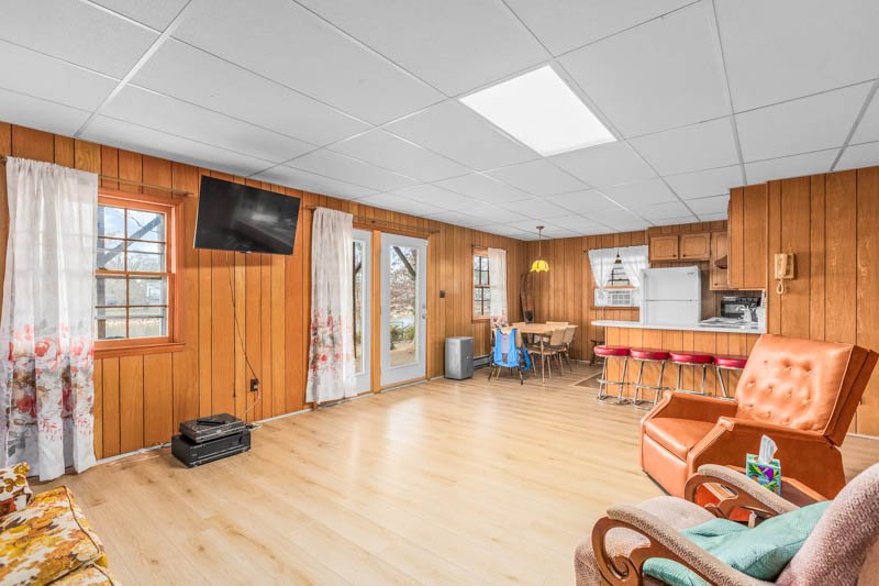 490 Riverwood Drive-18.jpg