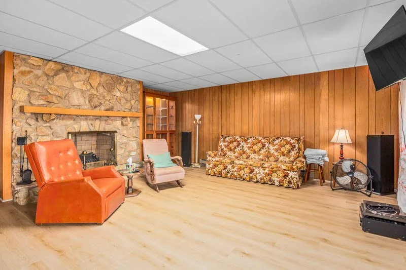 490 Riverwood Drive-20.jpg