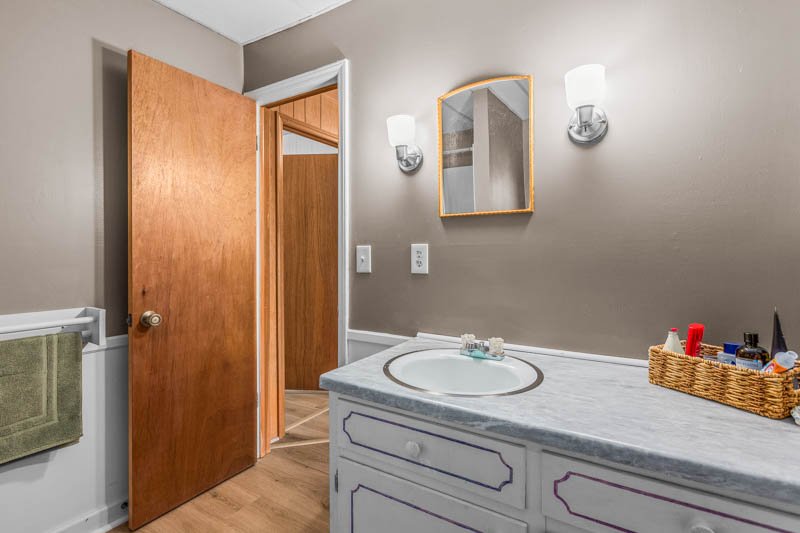 490 Riverwood Drive-28.jpg