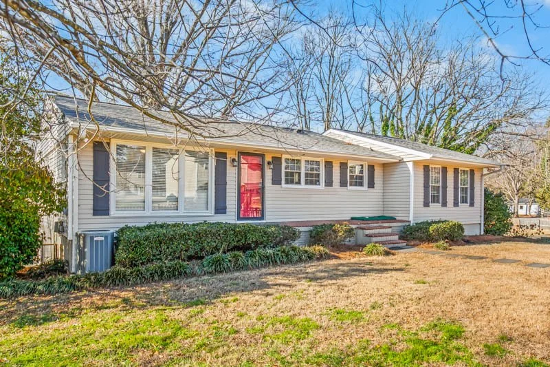 1843 Thompson Drive-3.jpg