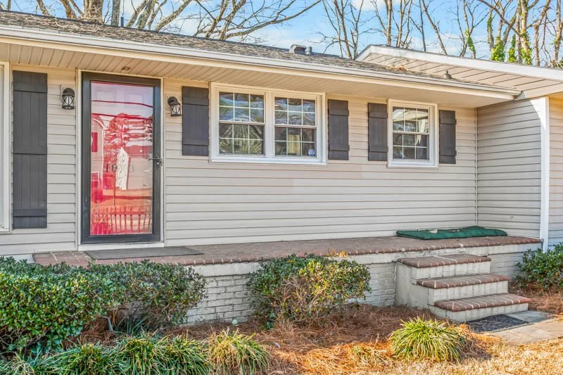 1843 Thompson Drive-5.jpg