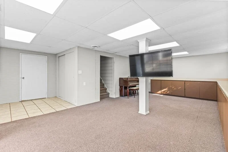 1843 Thompson Drive-24.jpg