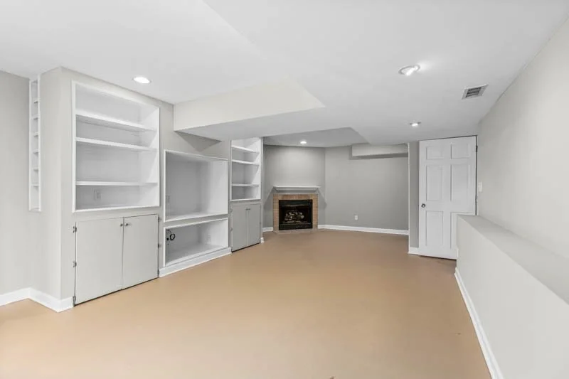 1843 Thompson Drive-29.jpg