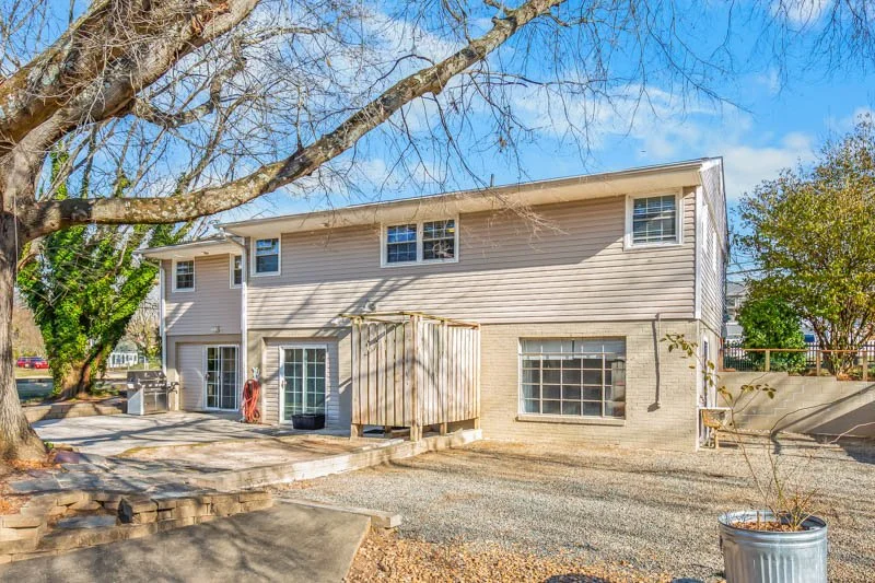 1843 Thompson Drive-32.jpg