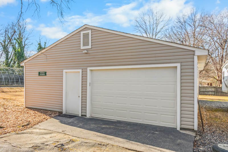 1843 Thompson Drive-39.jpg