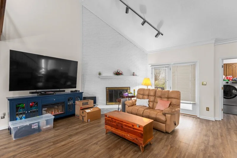 2016 Candelar Drive-8.jpg