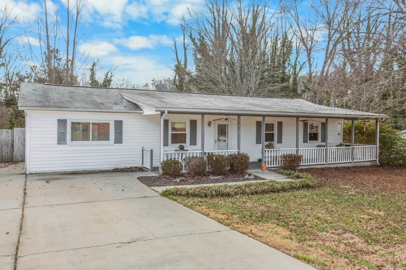 303 Pin Oak Drive-2.jpg