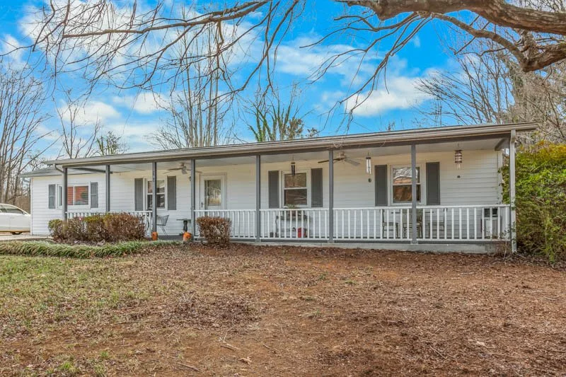 303 Pin Oak Drive-4.jpg