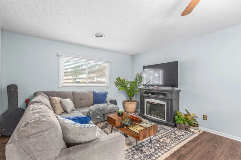 303 Pin Oak Drive-10.jpg