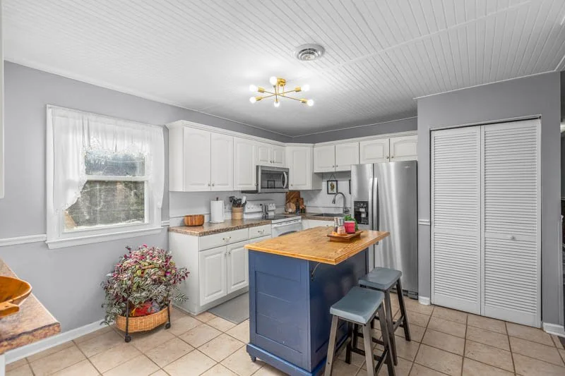 303 Pin Oak Drive-16.jpg