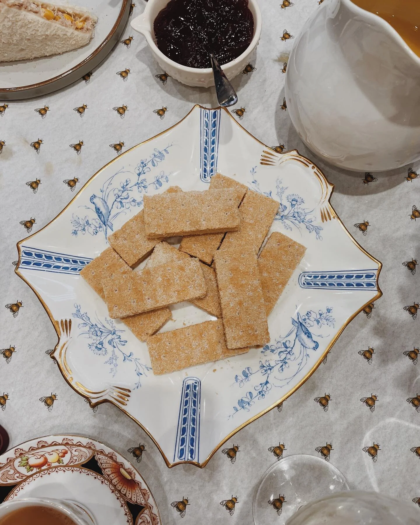 made her a afternoon tea for her birthday but the woman didn&rsquo;t even touch her short breads ?? criminal . spent rest of day in east London graveyard per her request