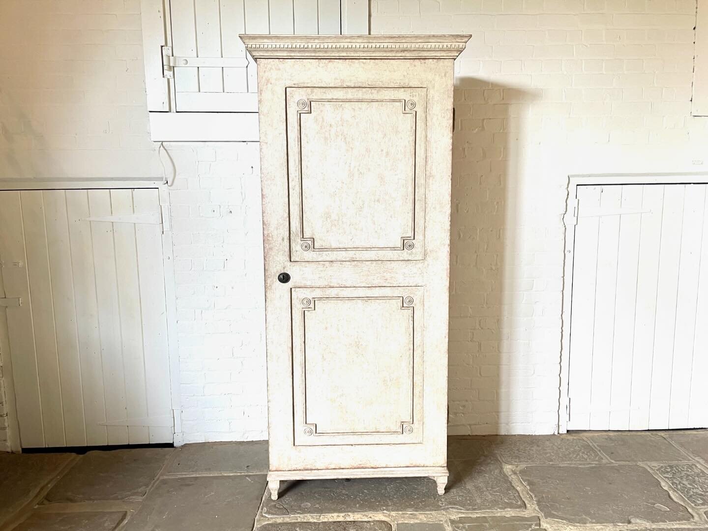 How tall? Well, 225cm which is tall, and it&rsquo;s lovely and shallow at 45cm in depth. A 19th century Swedish single door cupboard&hellip;storage for glasses&hellip;wine, cocktail and champagne? For sale, DM for details.
.
.
.
#louisehalldecorative