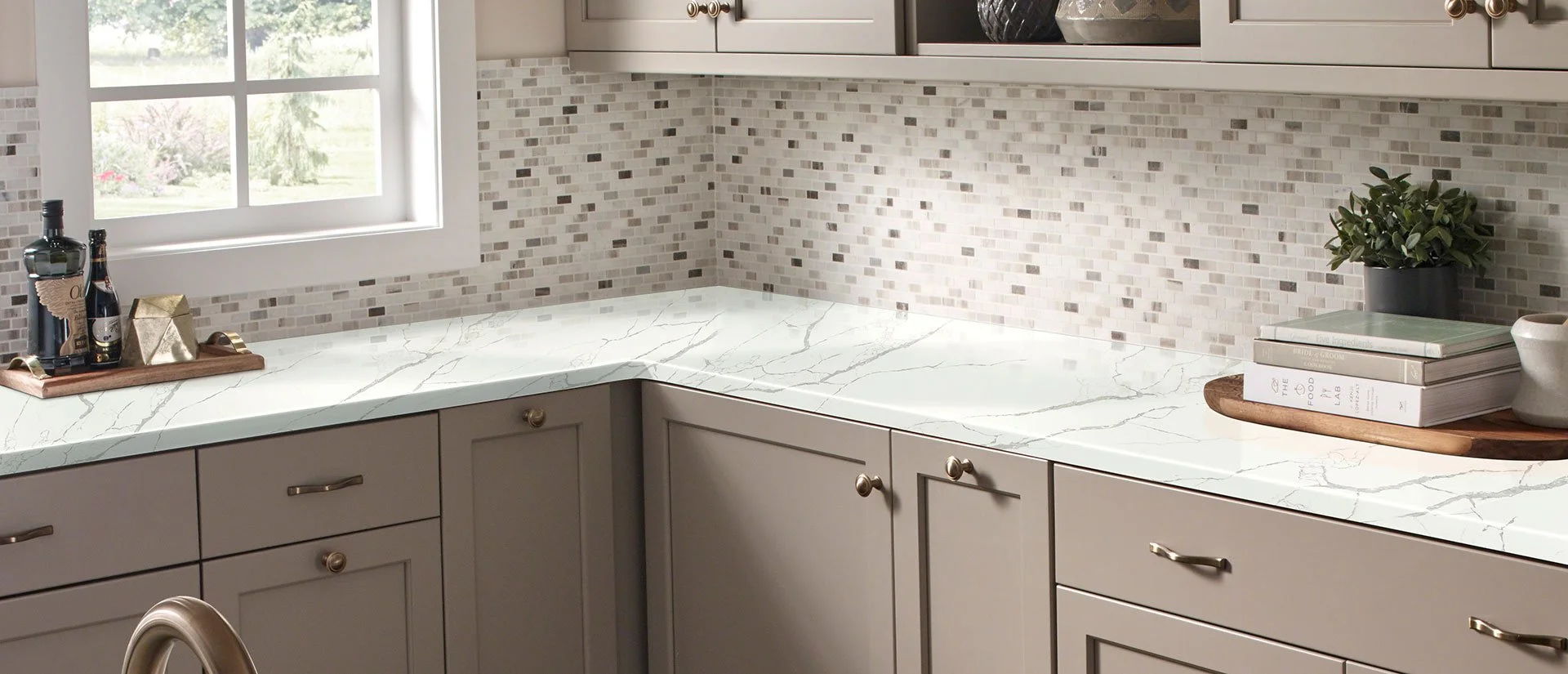calacatta-laza-quartz (2).jpg