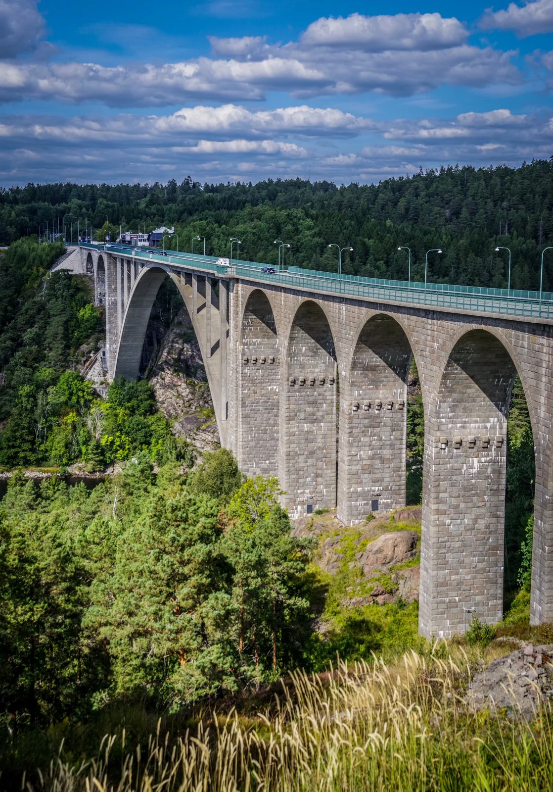  Gamla Svinesundsbron i augusti 2026. Bron började byggas 1939 och invigdes 1946. 