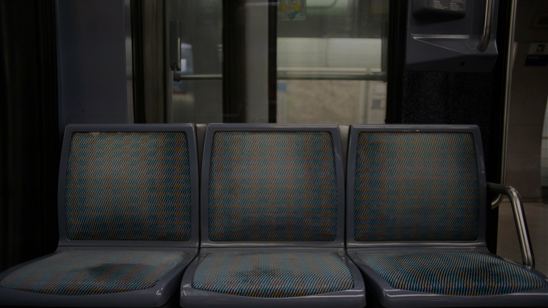 subway seats.png
