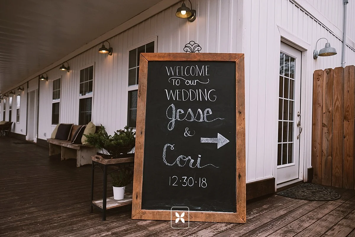 jesse_cori_northwest_arkansas_wedding_photography_Kindred_Barn_0117.jpg