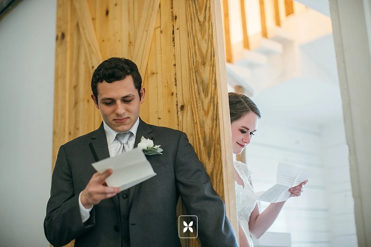 jesse_cori_northwest_arkansas_wedding_photography_Kindred_Barn_0045.jpg