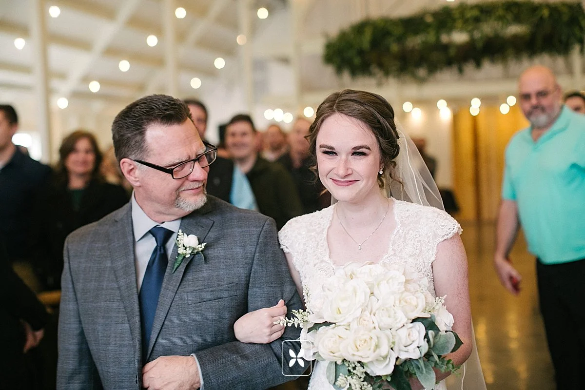 jesse_cori_northwest_arkansas_wedding_photography_Kindred_Barn_0053.jpg