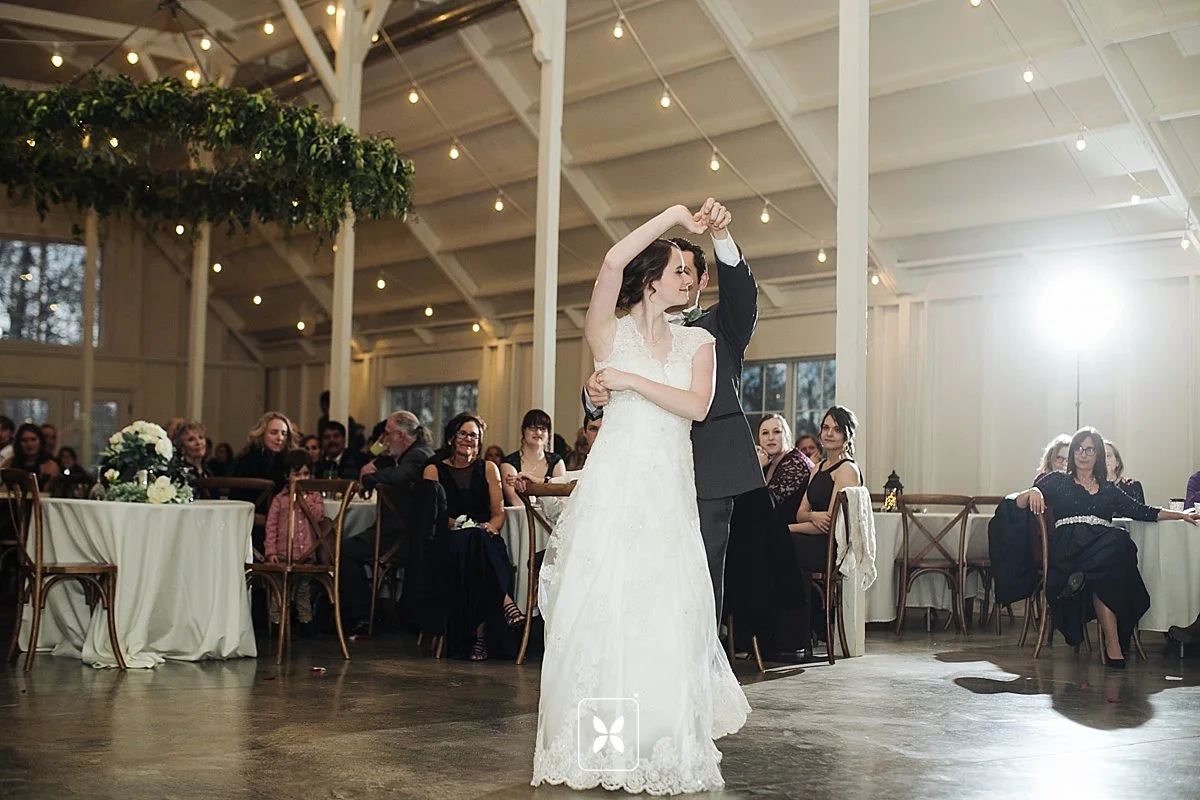 jesse_cori_northwest_arkansas_wedding_photography_Kindred_Barn_0089.jpg