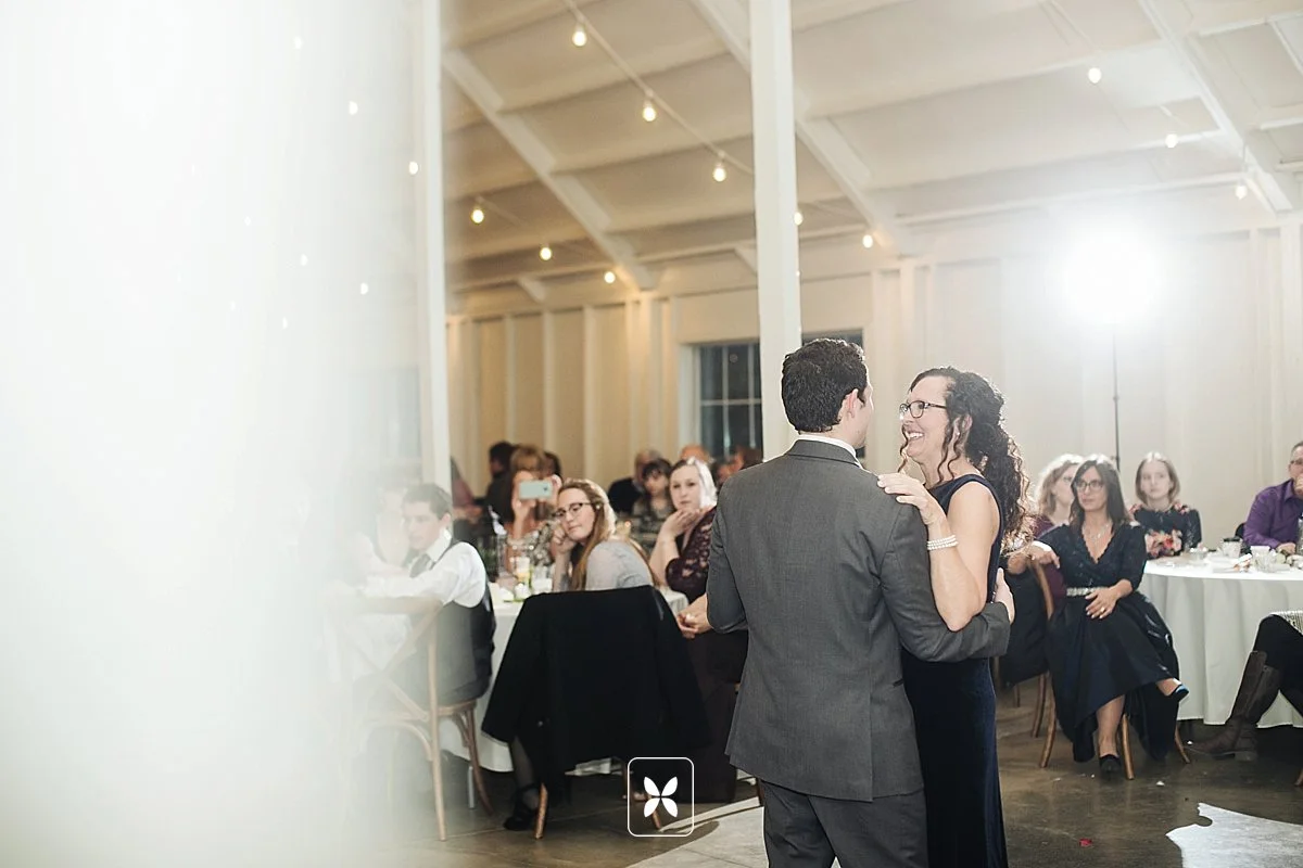 jesse_cori_northwest_arkansas_wedding_photography_Kindred_Barn_0093.jpg