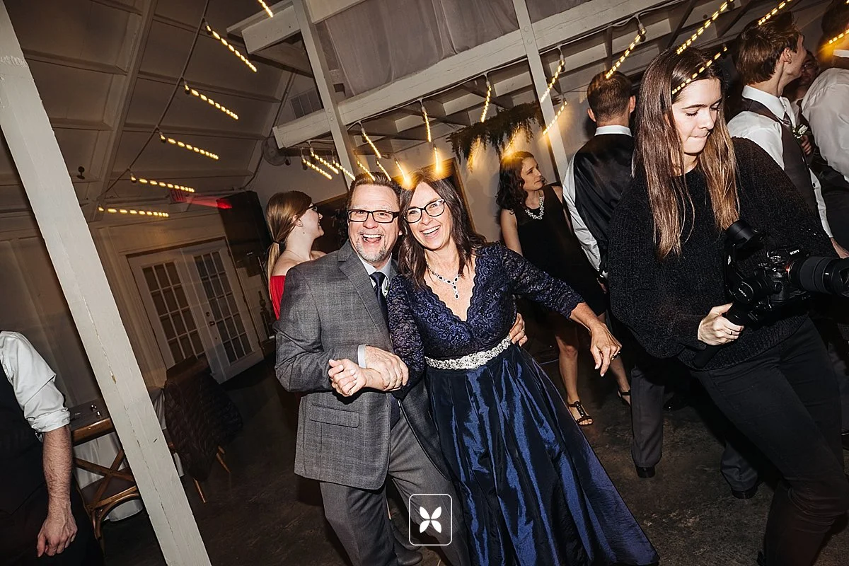 jesse_cori_northwest_arkansas_wedding_photography_Kindred_Barn_0100.jpg