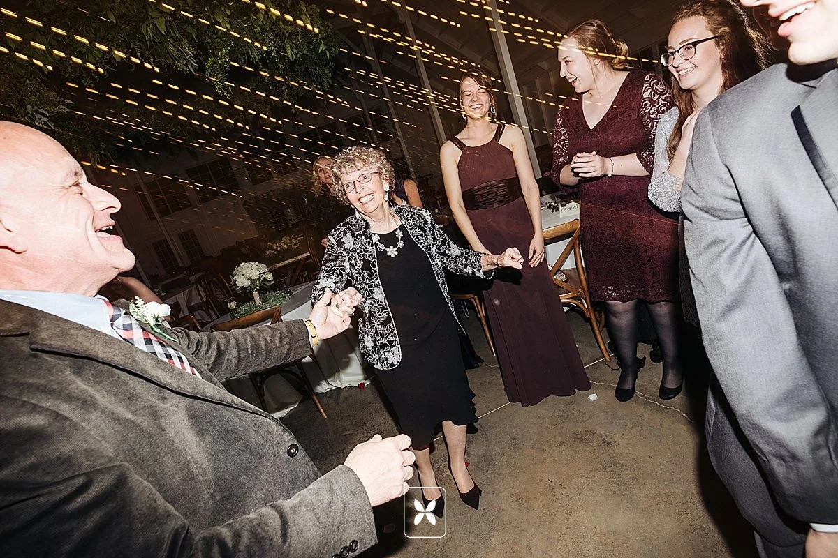 jesse_cori_northwest_arkansas_wedding_photography_Kindred_Barn_0113.jpg