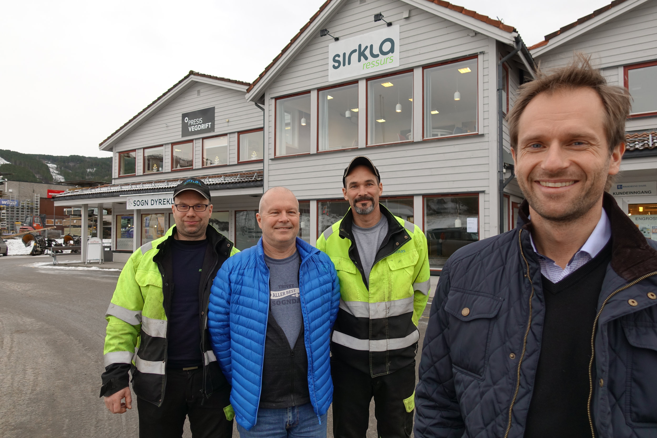 SIRKLA-GJENGEN: Sirkla Ressurs er fire tilsette med kontorplass på Kaupanger. F.v.: Kurt Lerum, Roger Bjelde, Jan Tore Bjørk og Erik Stavø.