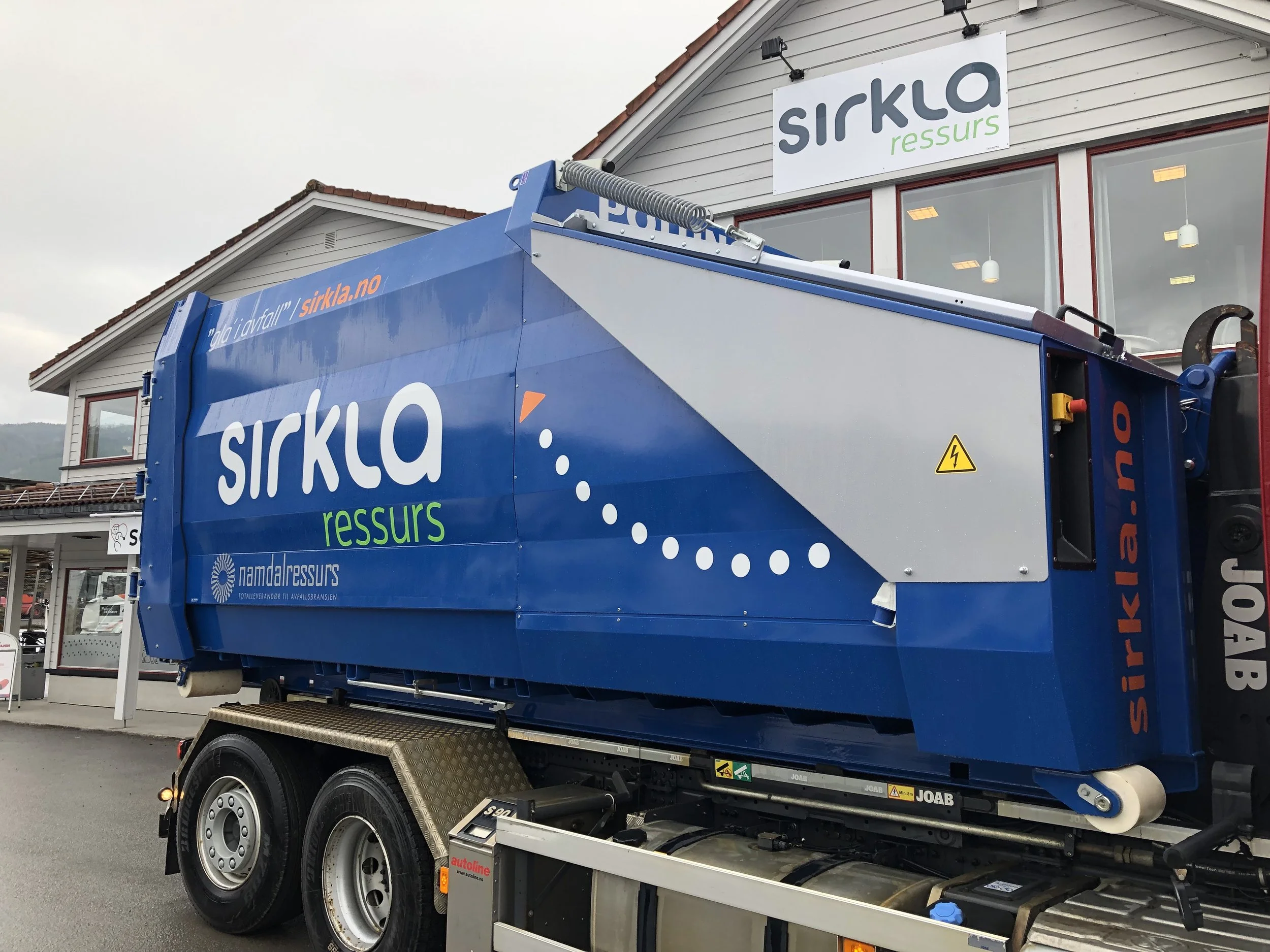 Ny containerpresse levert til storkunde