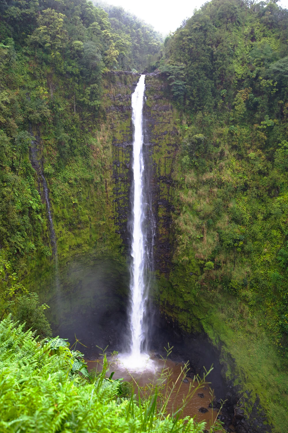 akakafalls.jpg