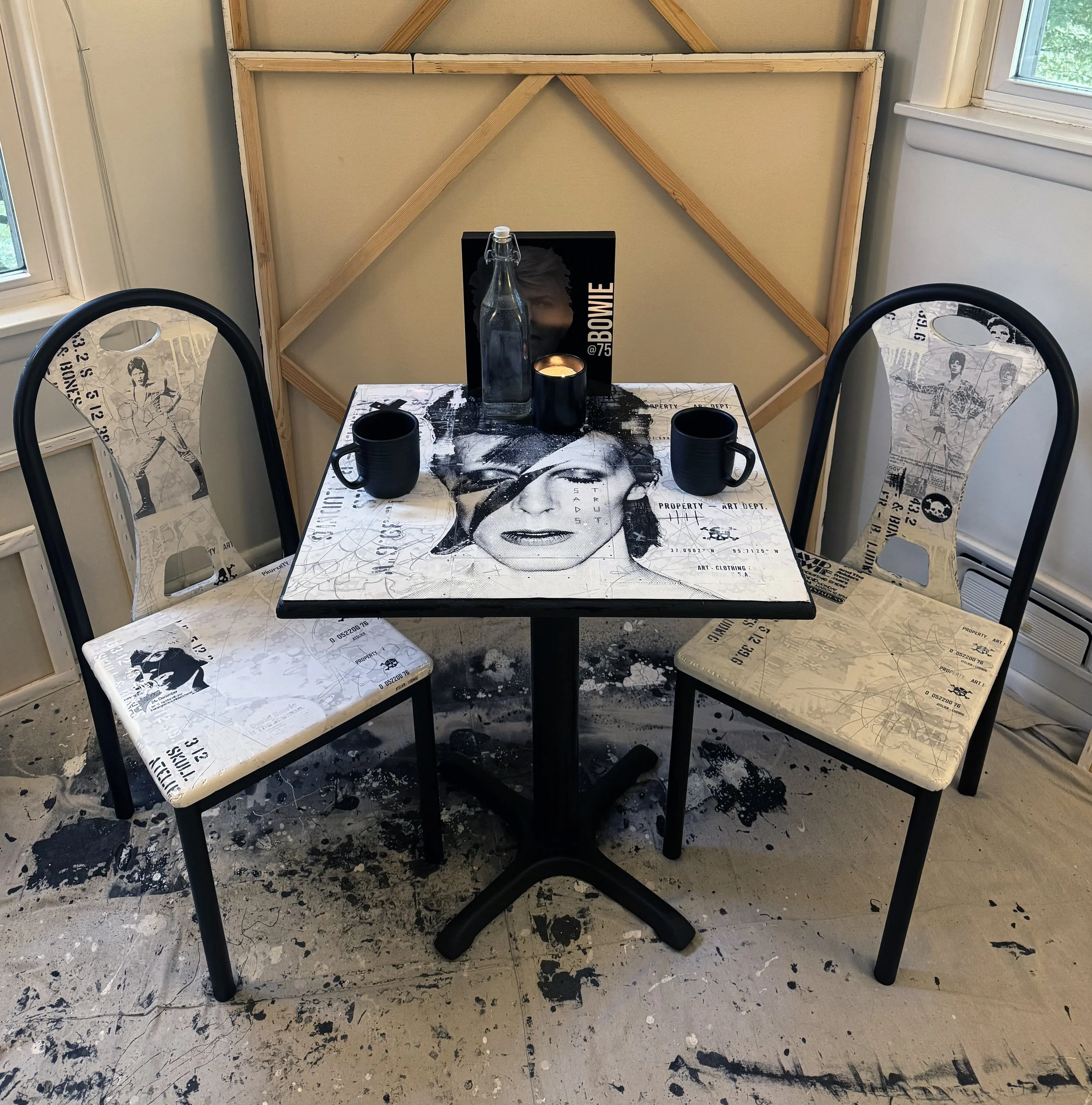 Bowie Table - Studio - decor 1.jpg