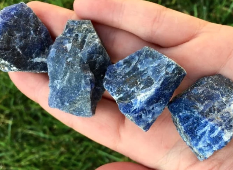 Sodalite For Self Knowledge | Gemstone Wisdom 