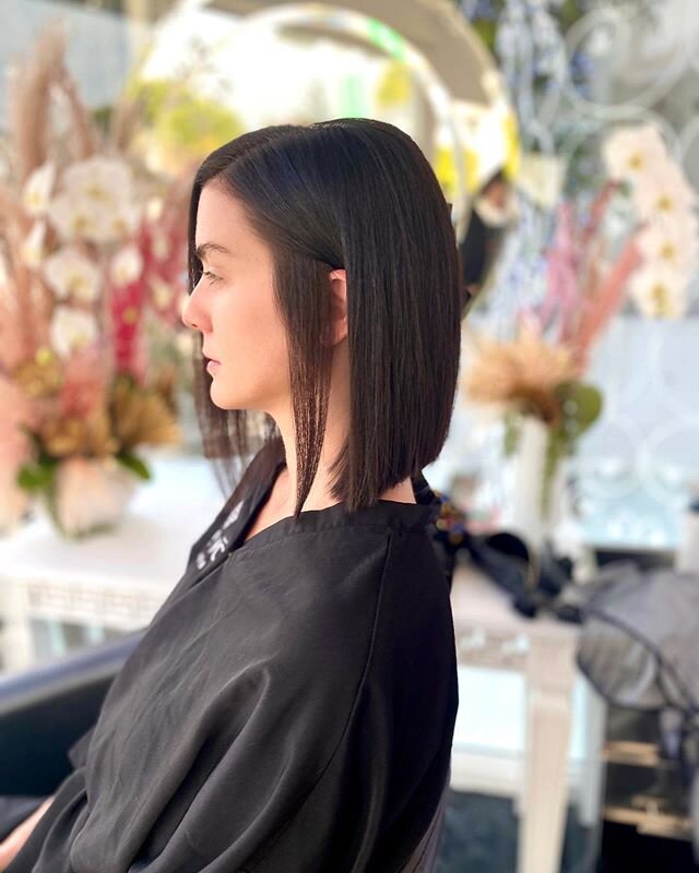 A classic one length slightly angled blunt bob with a bit of texture is all you need. Deepen that color, clean up your lines and go on with your day. She&rsquo;s a cool mom with no time for herself. So give her the style that styles itself. @kimvosal