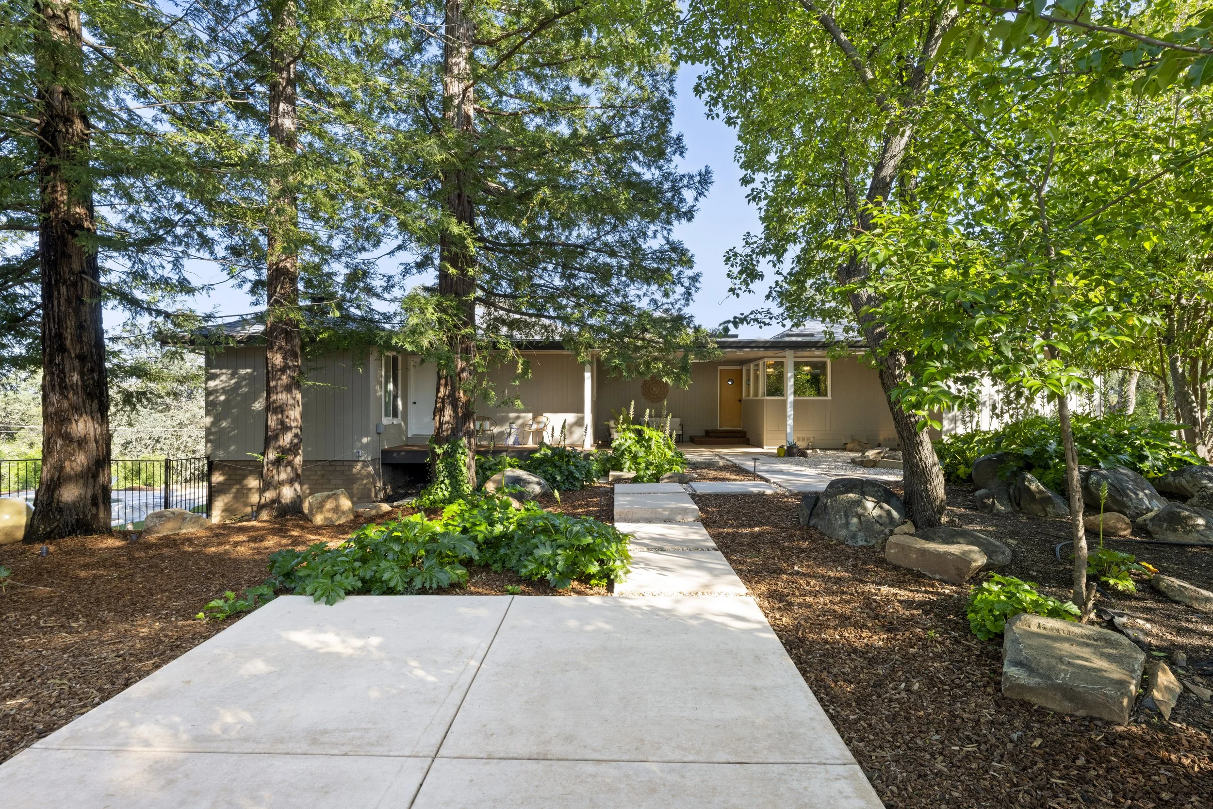 2303 Pinon -2.jpg