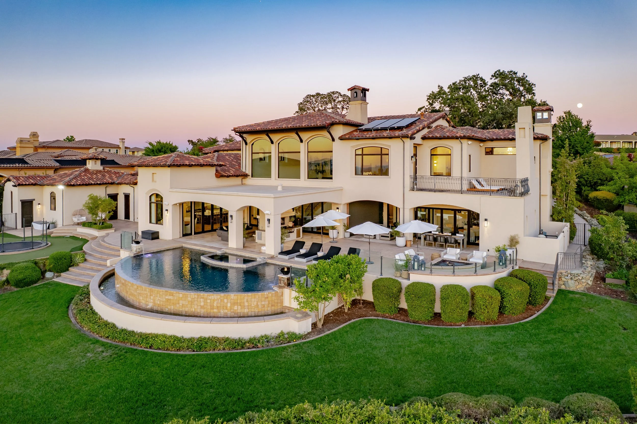 5005 Gresham Drive