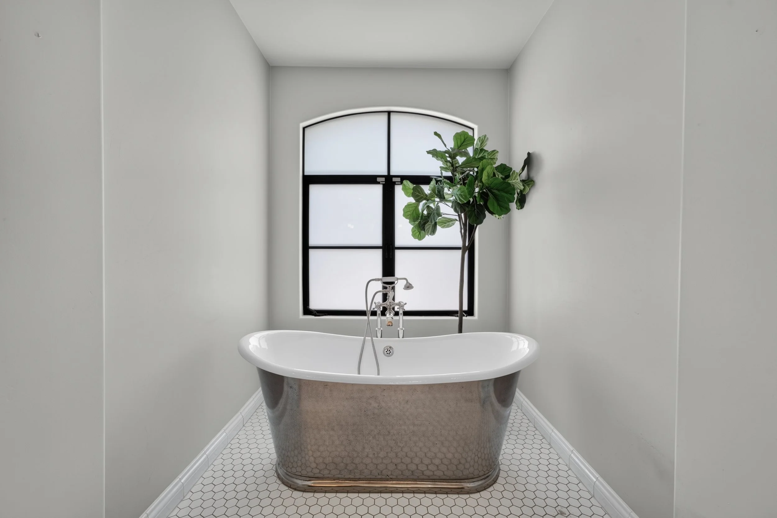Moreau - inside - 25.jpg