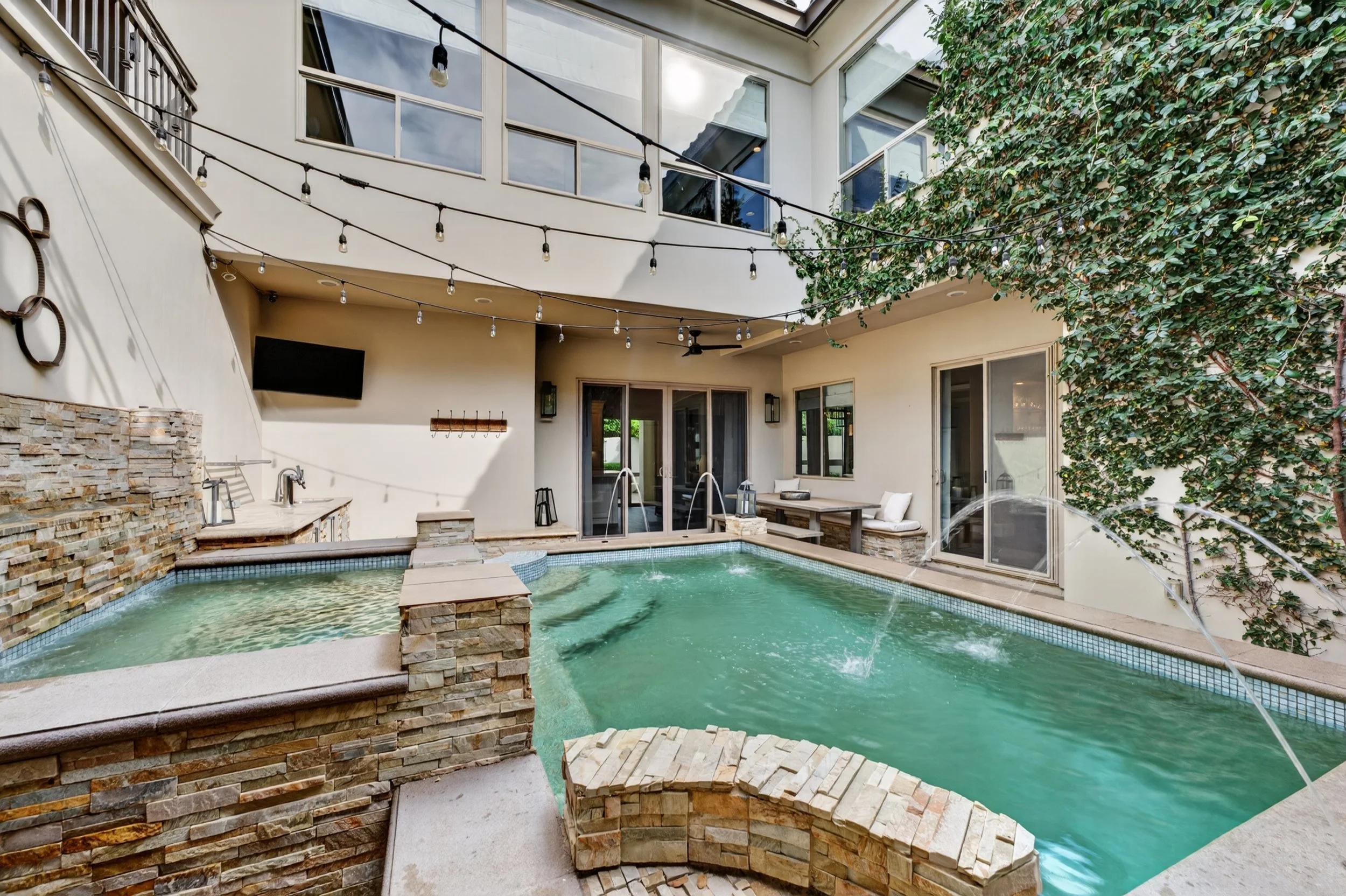 4323 Cordero - courtyard-5.jpg