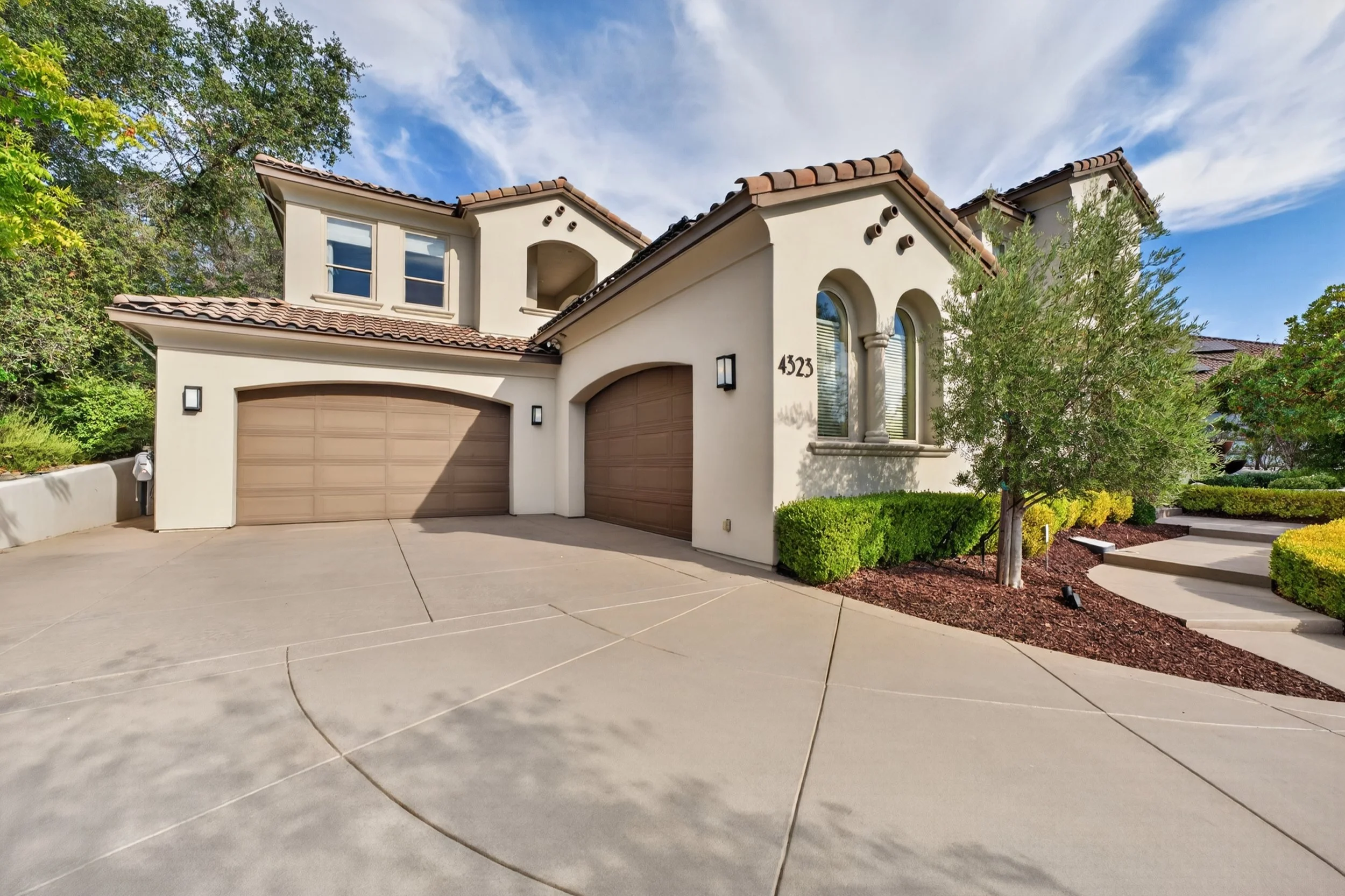 4323 Cordero - front-1.jpg