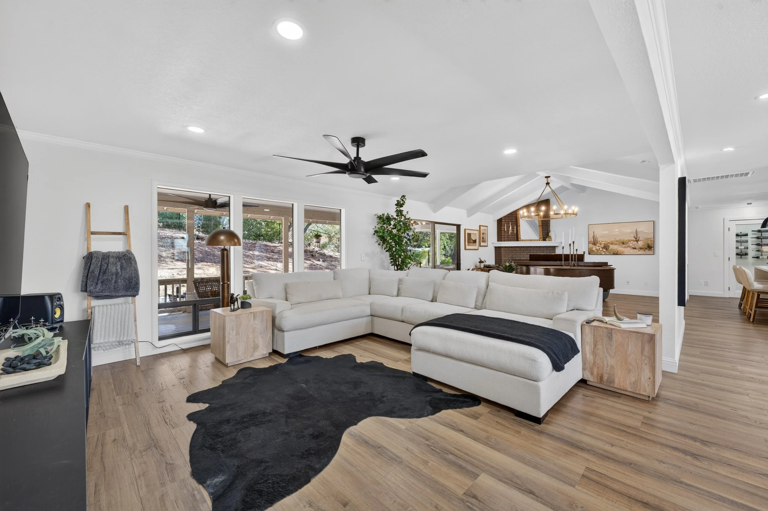 3068 Twin Oaks -16.jpg