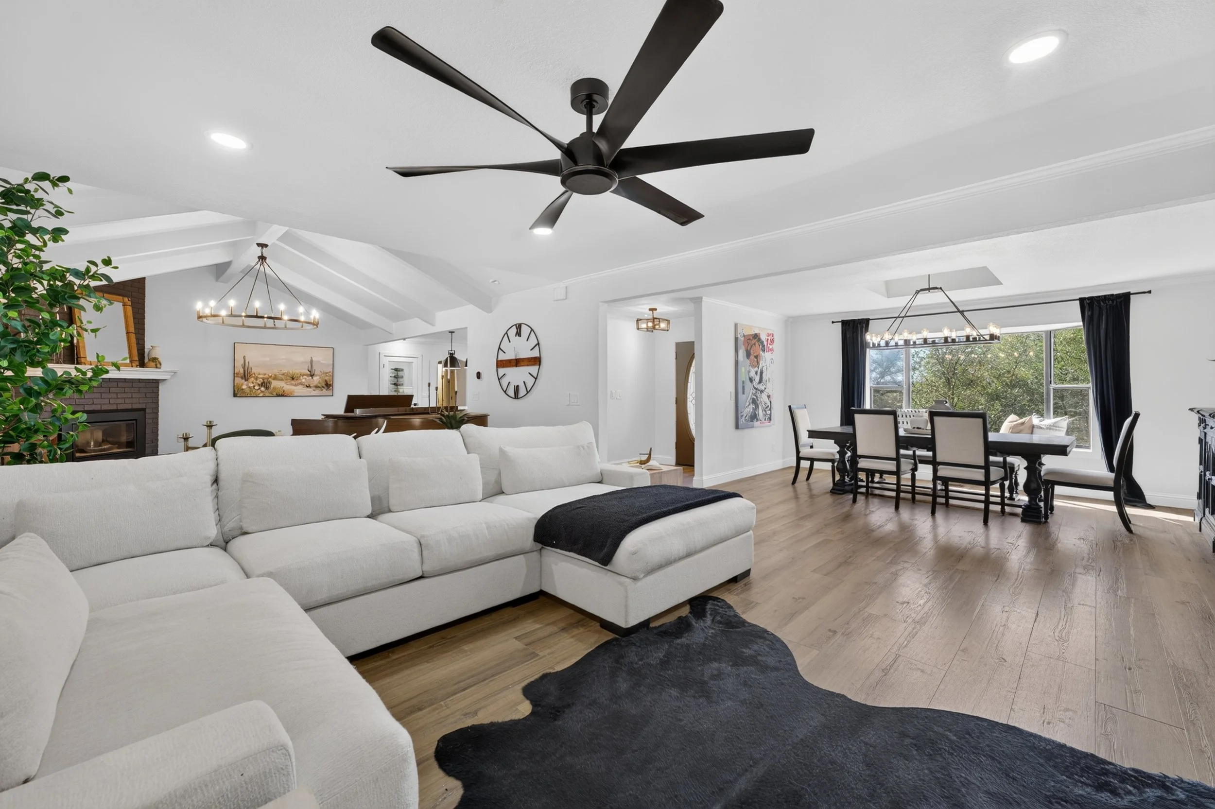 3068 Twin Oaks -18.jpg